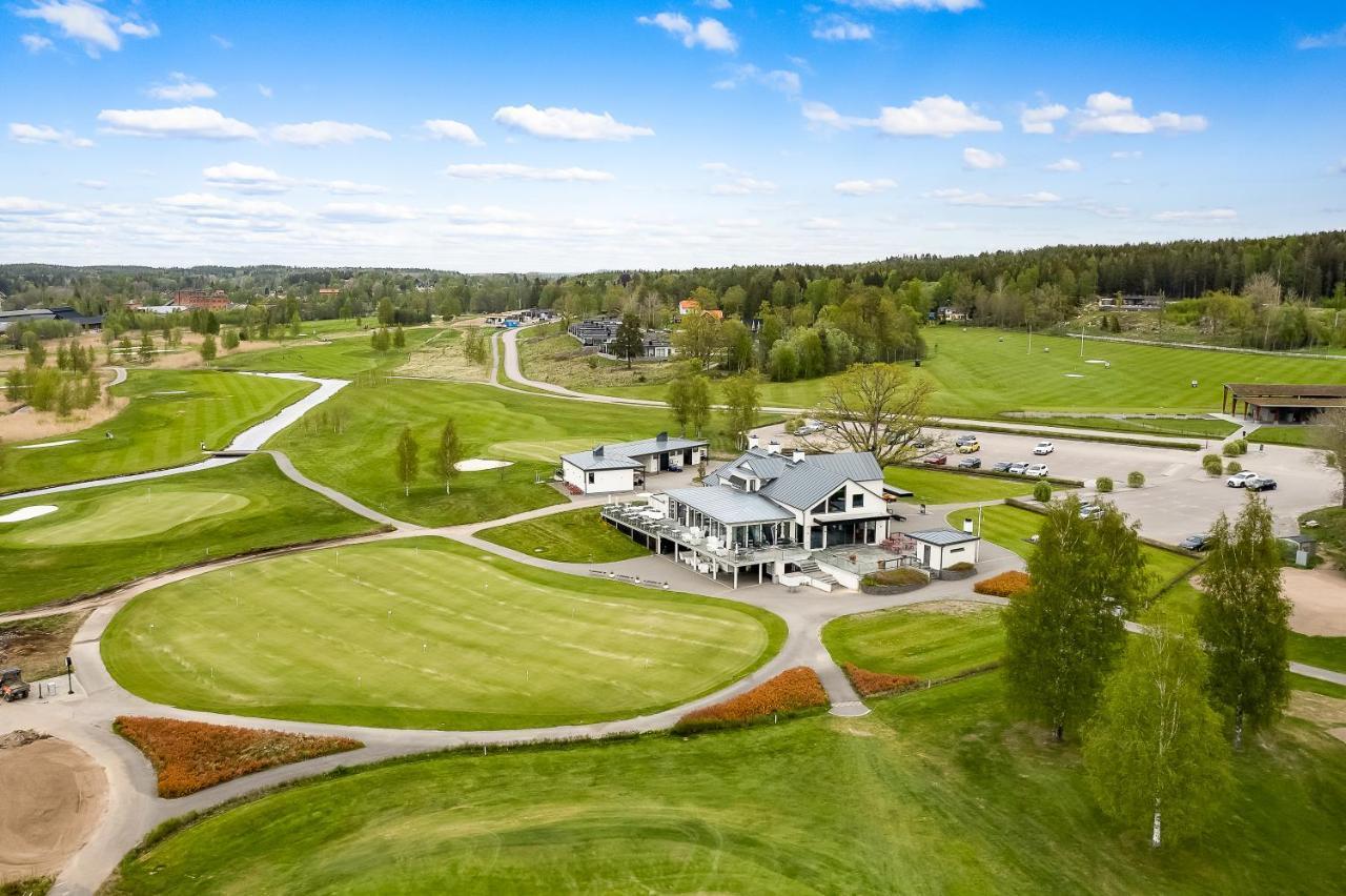 Charming Villa At Askersund Golf Resort Åmmeberg Exterior foto